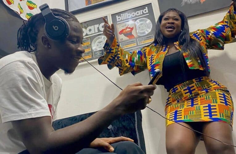 Take Note! Sista Afia Spotted At 1GAD’s Home Recording Studio; They Are Not “Chopping” But Recording