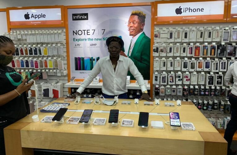 Tuesday Market: Shatta Wale Confirms Tuesday Market By Visiting Infinix With Team Members